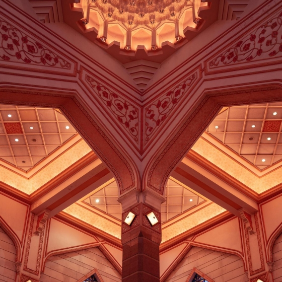 ピンクモスク（プトラモスク）